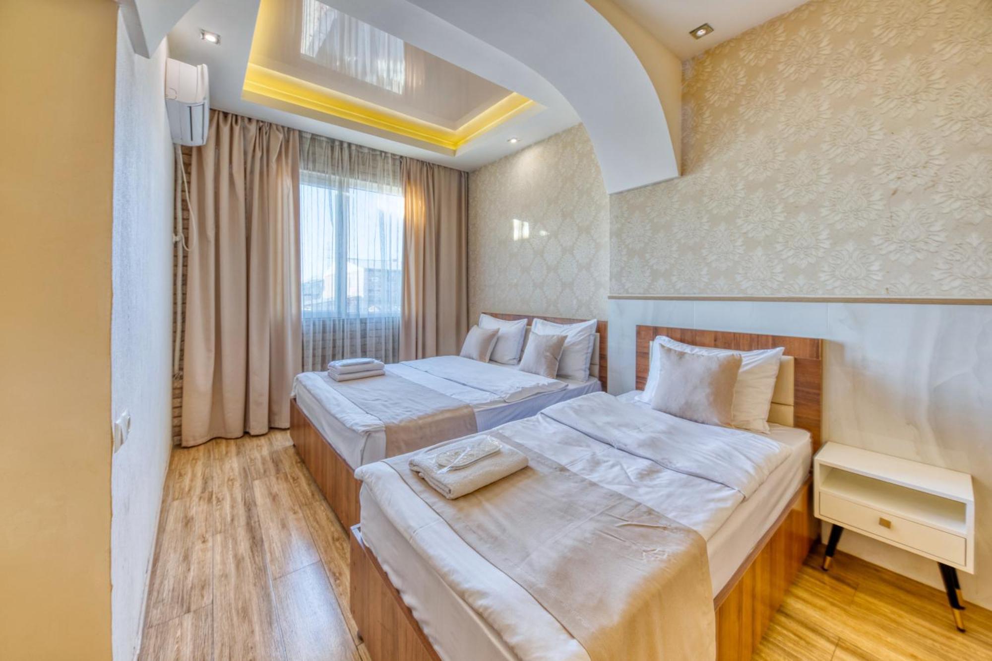 Aleppo Hotel Erévan Extérieur photo