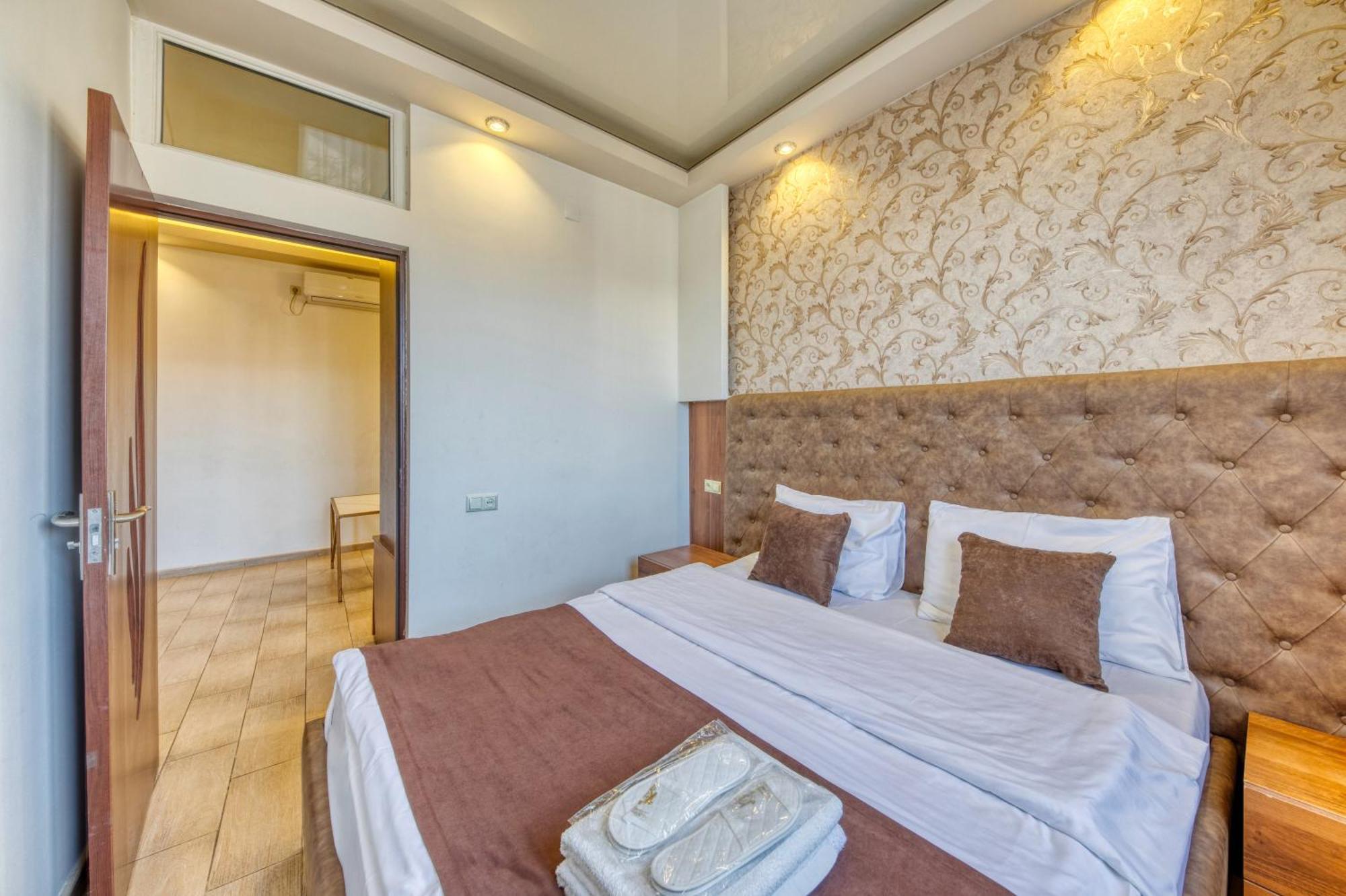 Aleppo Hotel Erévan Extérieur photo