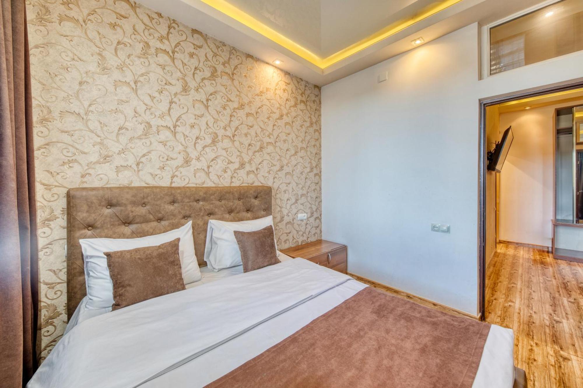 Aleppo Hotel Erévan Extérieur photo