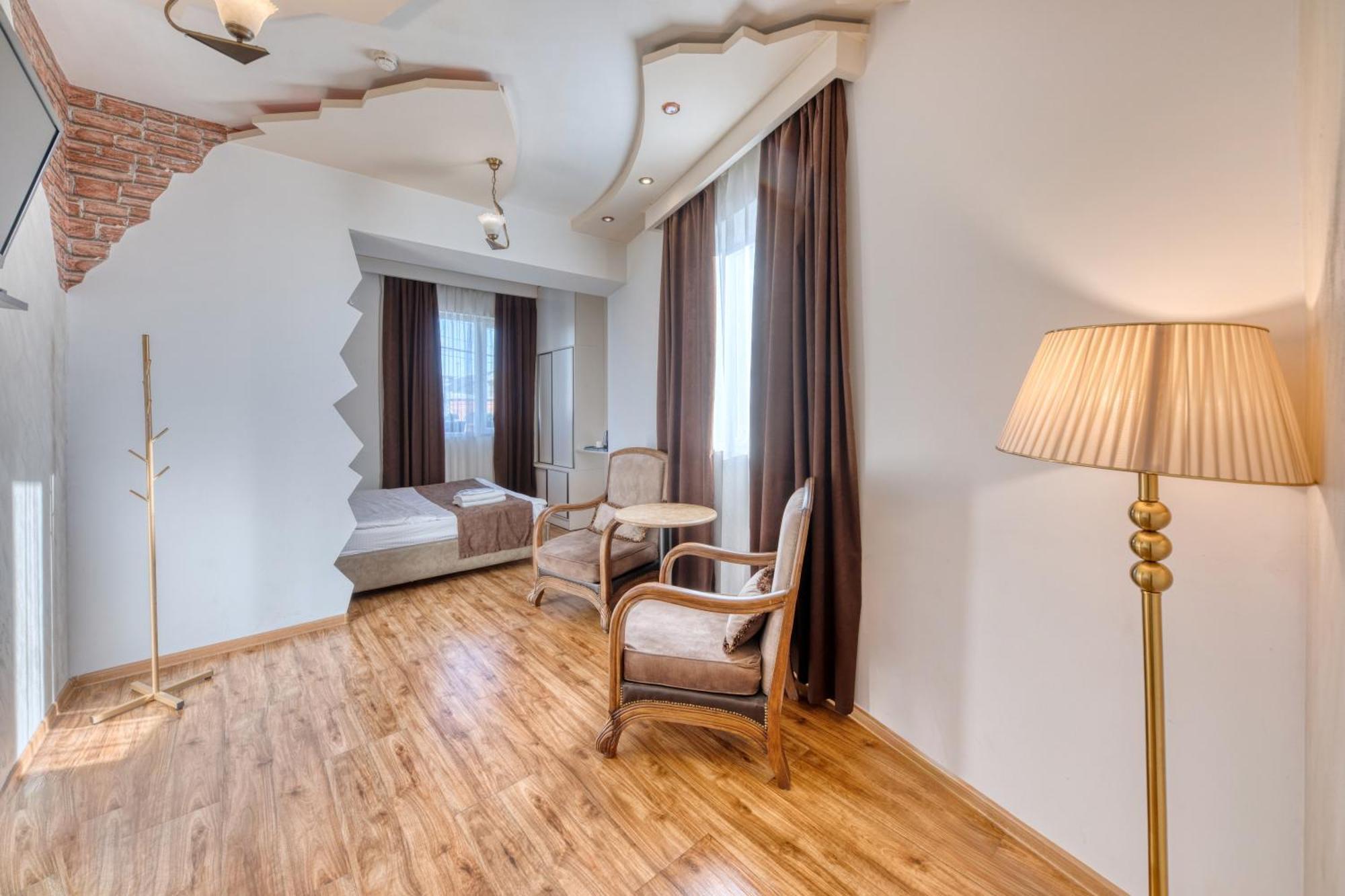 Aleppo Hotel Erévan Extérieur photo