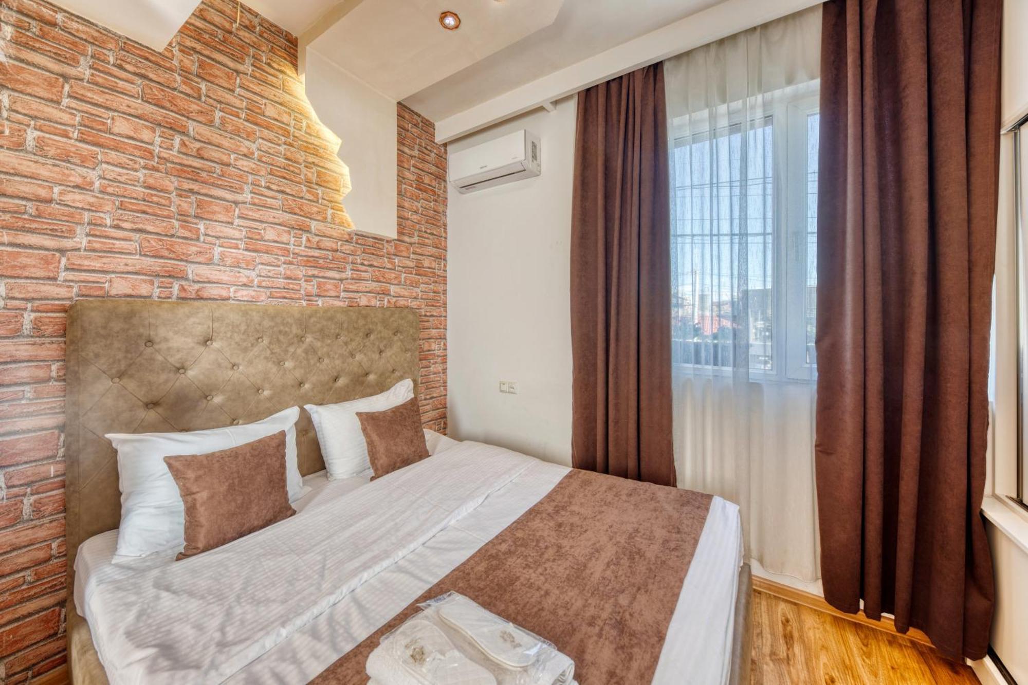 Aleppo Hotel Erévan Extérieur photo